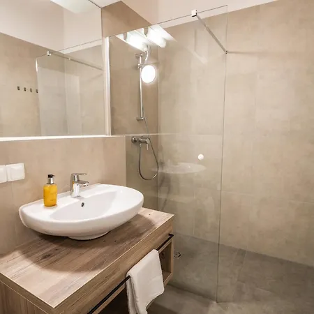 Spacious Penthouse For 9 People *