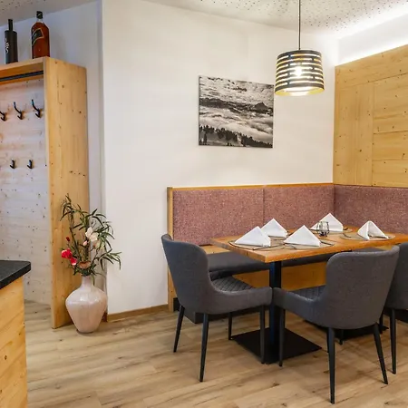Apartment Spacious Penthouse For 9 People