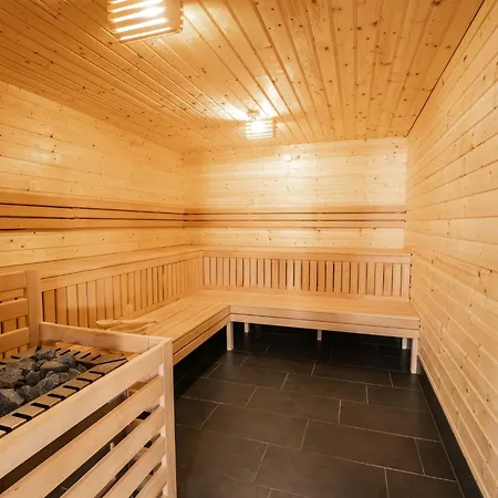 Spacious Penthouse For 9 People Apartment *